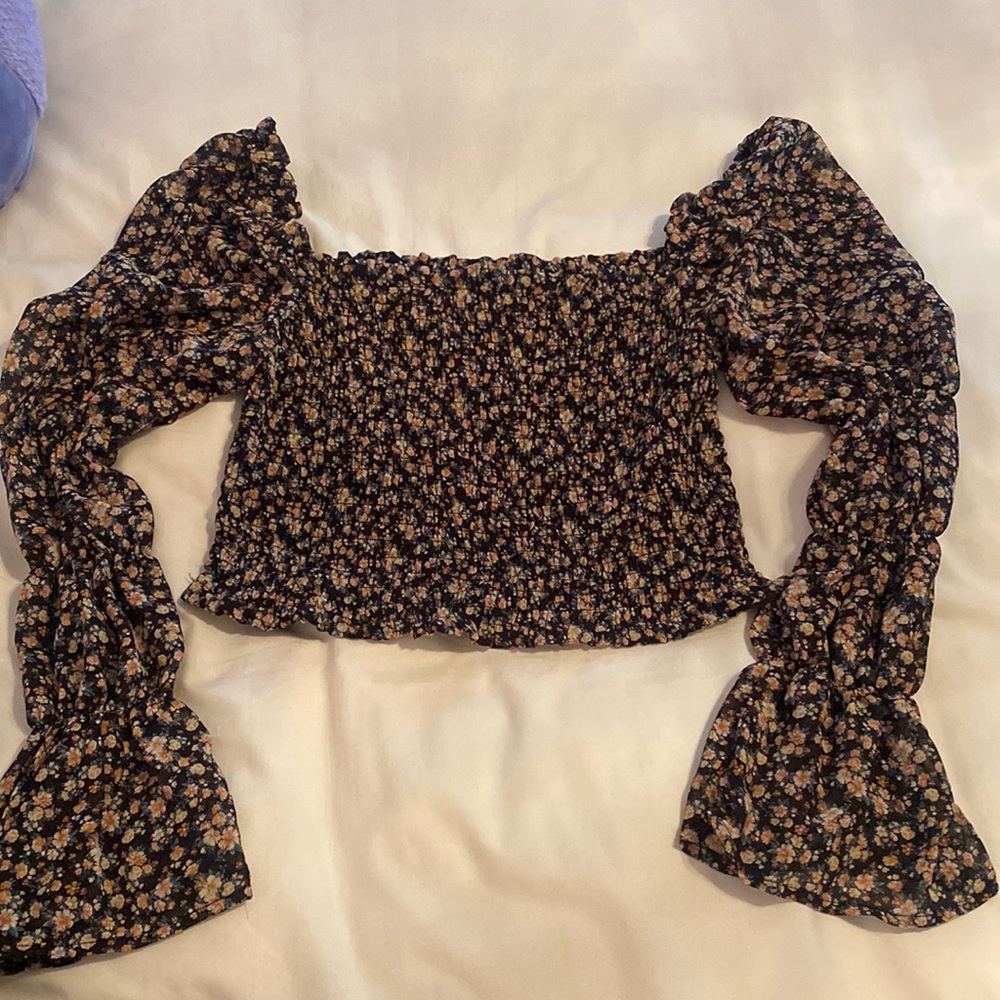 Cute flower print scrunch top